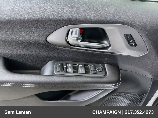 New 2027 Chrysler Pacifica Select AWD/4WD image 17
