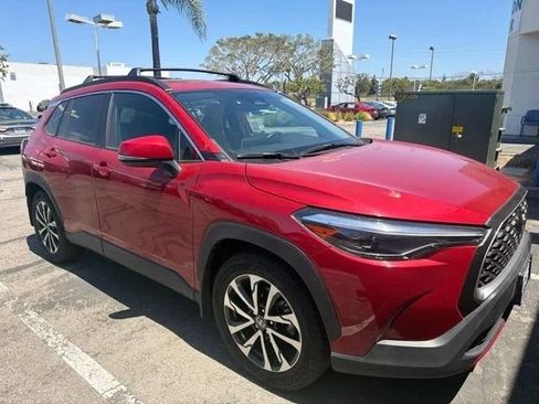 Used 2023 Toyota Corolla Cross XLE w/ Convenience Package AWD/4WD image 16