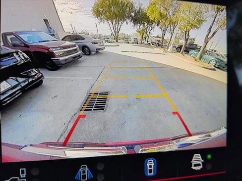 Used 2025 GMC Canyon Denali image 14