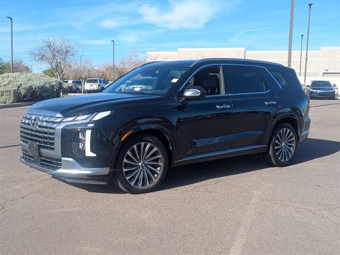 Used 2024 Hyundai Palisade Calligraphy image 2