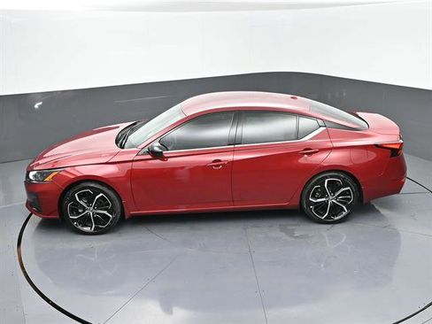 Used 2025 Nissan Altima 2.5 SR image 39