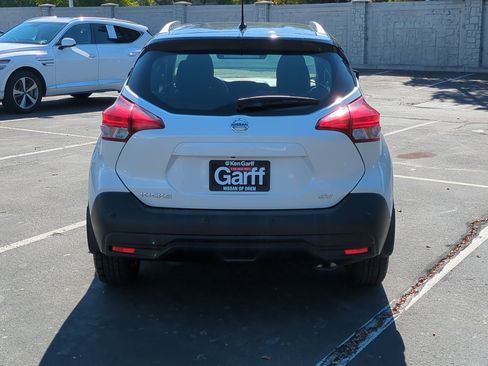 Used 2020 Nissan Kicks SV image 7