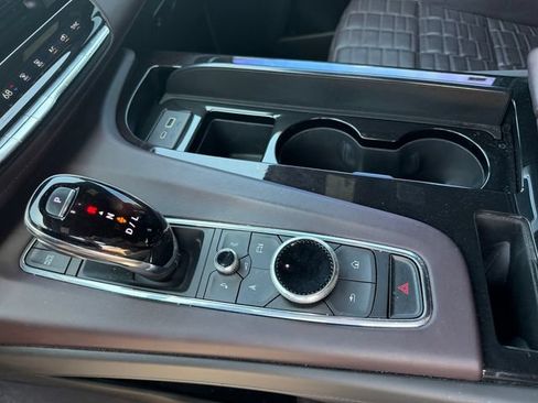 Used 2023 Cadillac Escalade Premium Luxury Platinum RWD image 16