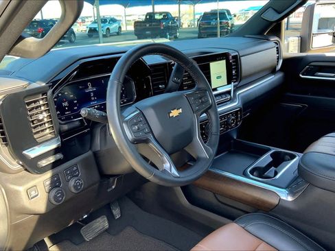 Used 2025 Chevrolet Silverado 3500 High Country w/ Technology Package image 17