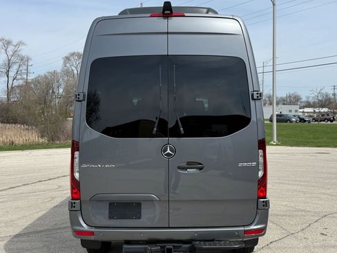Used 2025 Mercedes-Benz Sprinter 2500 image 4