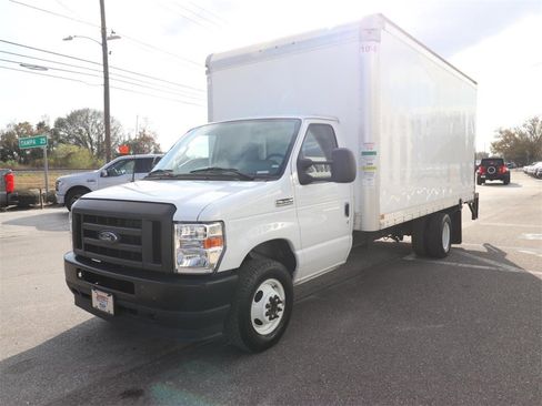 Used 2023 Ford E-350 and Econoline 350 Super Duty w/ Power Windows & Locks Group image 6