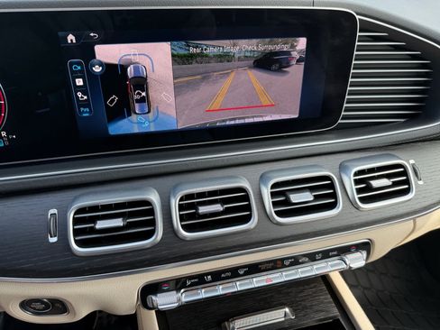 Certified 2025 Mercedes-Benz GLS 450 4MATIC image 19
