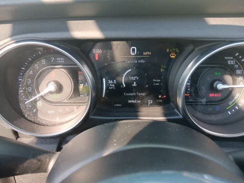Used 2023 Jeep Wrangler Unlimited Sahara w/ Cold Weather Group AWD/4WD image 26
