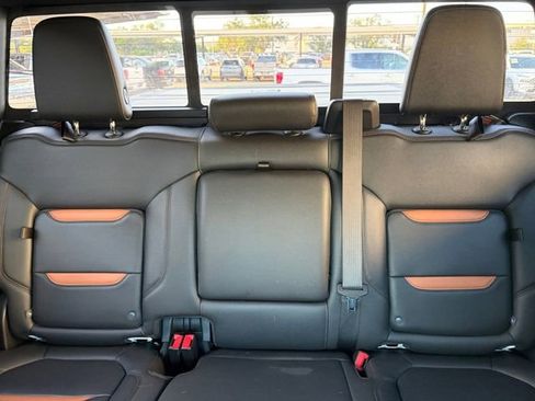 Used 2021 GMC Sierra 1500 AT4 w/ AT4 Value Package AWD/4WD image 25