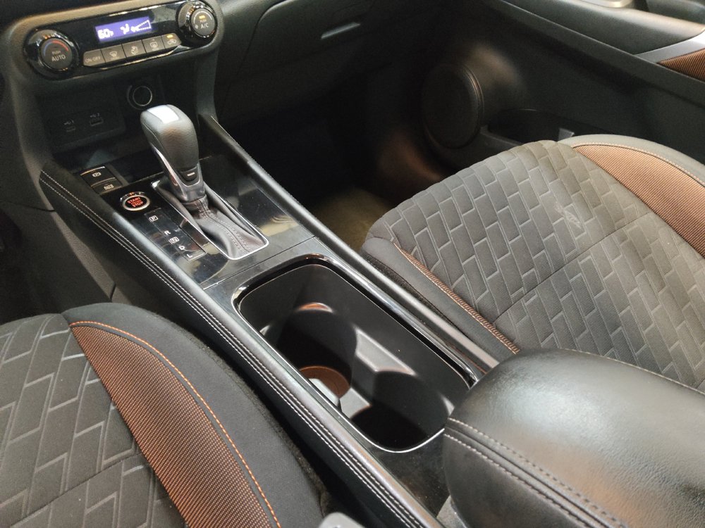 Used 2022 Nissan Kicks SR w/ Interior Electronics Package FWD image 26