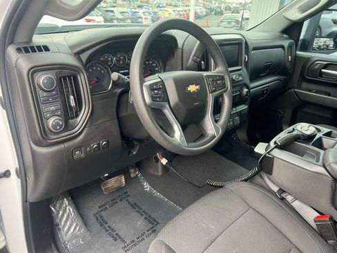 Used 2022 Chevrolet Silverado 2500 Custom w/ Custom Convenience Package image 10