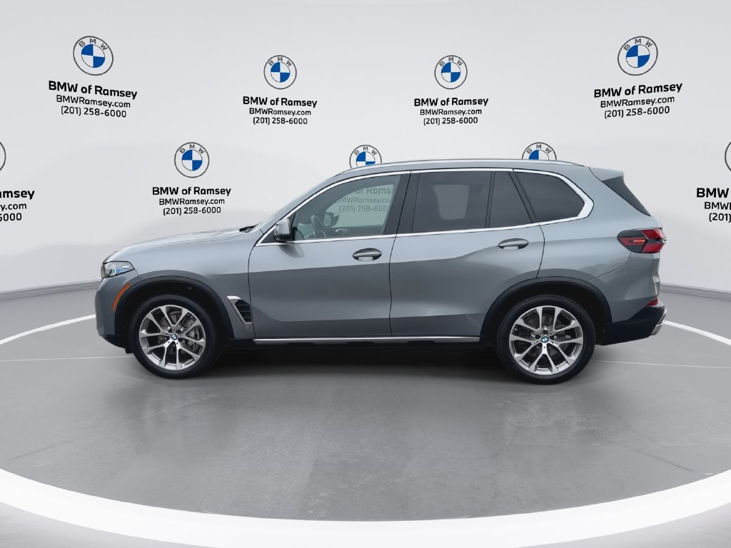 Used 2024 BMW X5 xDrive40i w/ Premium Package AWD/4WD image 5
