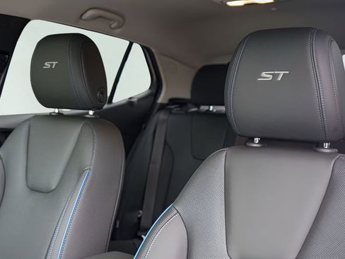 New 2026 Buick Encore GX Sport Touring FWD image 11