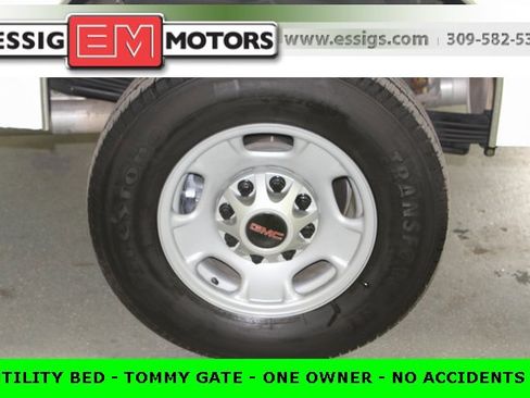 Used 2020 GMC Sierra 2500 2WD Regular Cab w/ Convenience Package image 9