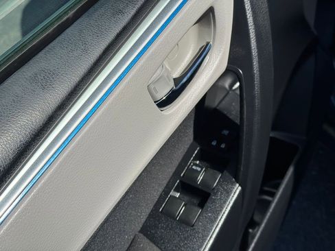 Used 2016 Toyota Corolla LE image 19