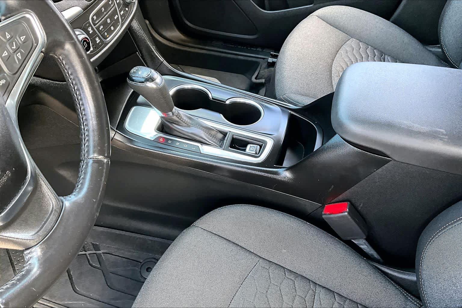 Used 2020 Chevrolet Equinox LT FWD image 16