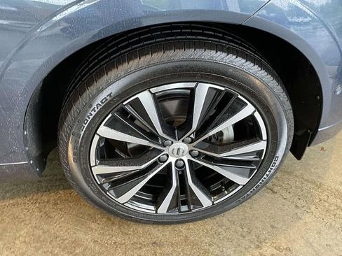 Used 2023 Volvo XC60 B5 Plus w/ Climate Package AWD/4WD image 11