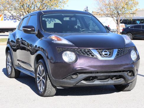 Used 2017 Nissan Juke SV image 4