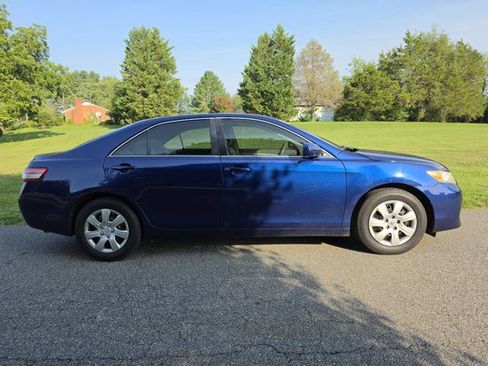 Used 2011 Toyota Camry FWD image 5