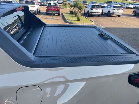 Certified 2024 Hyundai Santa Cruz Limited image 15