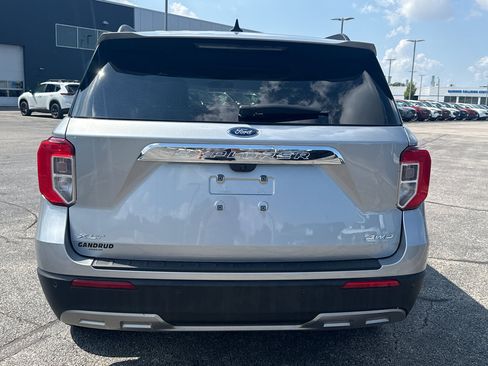 Used 2023 Ford Explorer XLT w/ Equipment Group 202A AWD/4WD image 7