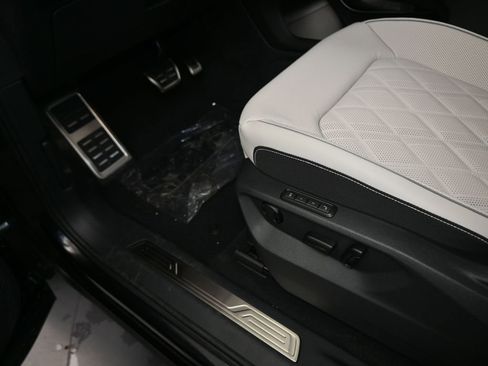New 2026 Volkswagen Atlas Cross Sport SEL Premium R-Line AWD/4WD image 39