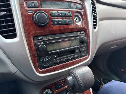 Used 2005 Toyota Highlander V6 image 13