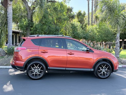 Used 2016 Toyota RAV4 SE FWD image 5