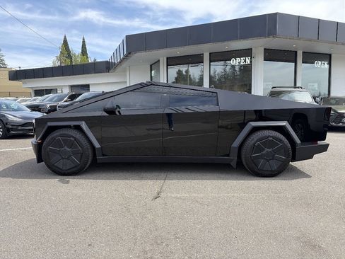 Used 2024 Tesla Cybertruck Cyberbeast AWD/4WD image 2