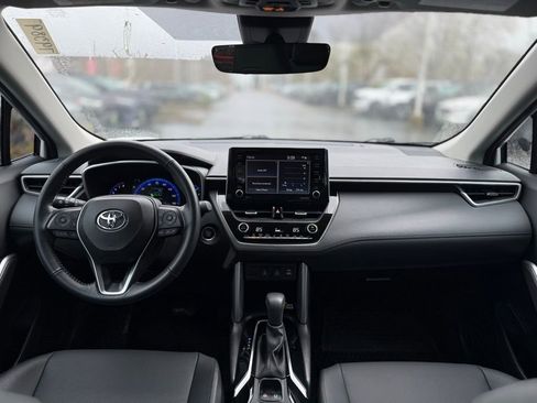 Certified 2022 Toyota Corolla Cross XLE w/ Convenience Package image 23