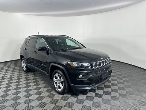 Used 2023 Jeep Compass Latitude w/ Convenience Group AWD/4WD image 25