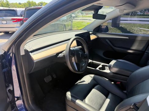 Used 2023 Tesla Model Y Long Range AWD/4WD image 6