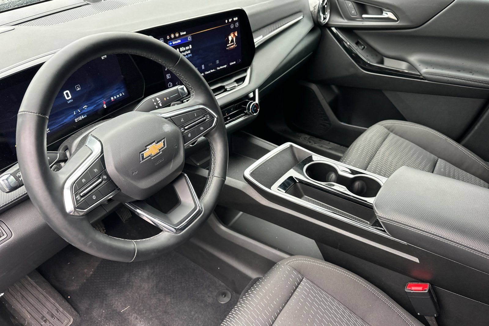 Used 2025 Chevrolet Equinox LT AWD/4WD image 10