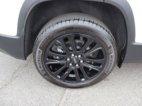 Certified 2023 GMC Acadia SLE w/ Driver Convenience Package image 41