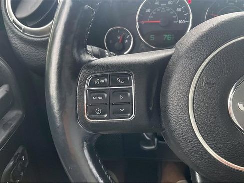 Used 2015 Jeep Wrangler Unlimited Sahara w/ Connectivity Group AWD/4WD image 18