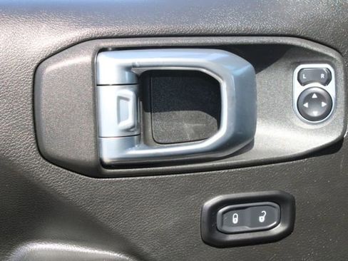 Used 2022 Jeep Wrangler Unlimited Sport w/ Sun And Sound Package AWD/4WD image 12