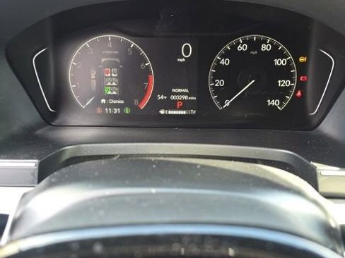 Certified 2025 Honda Pilot Touring image 10