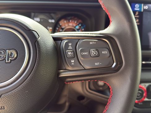 Used 2024 Jeep Wrangler Unlimited Rubicon AWD/4WD image 23