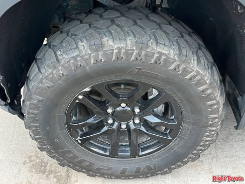 Used 2019 Chevrolet Silverado 1500 LT w/ Texas Edition AWD/4WD image 8
