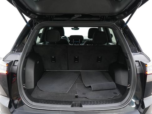 Used 2025 Chevrolet Equinox LT w/ Safety and Technology Package AWD/4WD image 16