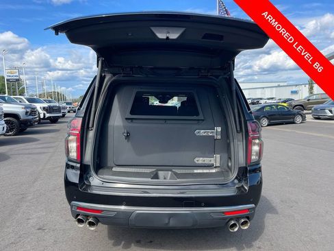 Used 2021 Chevrolet Suburban Premier w/ Premium Package image 32