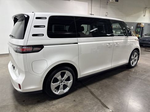 New 2025 Volkswagen ID. Buzz Pro S image 3