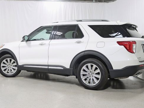 Used 2023 Ford Explorer Limited w/ Equipment Group 301A AWD/4WD image 9