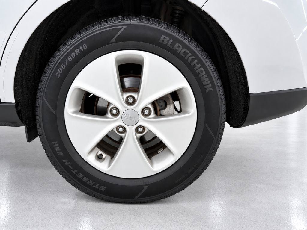 Used 2016 Kia Soul FWD image 26