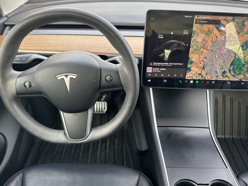 Used 2020 Tesla Model Y Long Range image 11