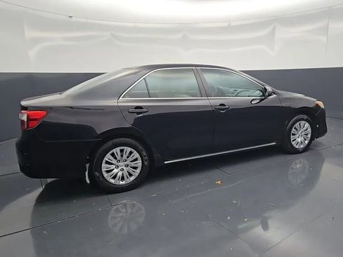 Used 2013 Toyota Camry LE FWD image 4
