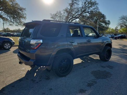 Used 2015 Toyota 4Runner SR5 image 5