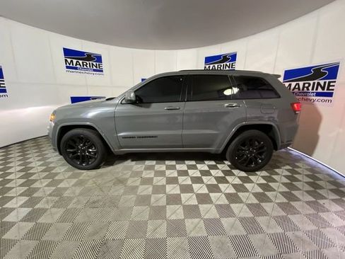 Used 2021 Jeep Grand Cherokee Laredo X AWD/4WD image 13