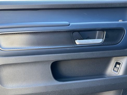 New 2025 Volkswagen ID. Buzz Pro S image 8