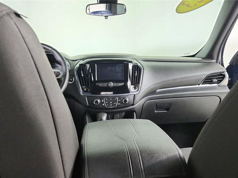 Used 2023 Chevrolet Traverse LT FWD image 13